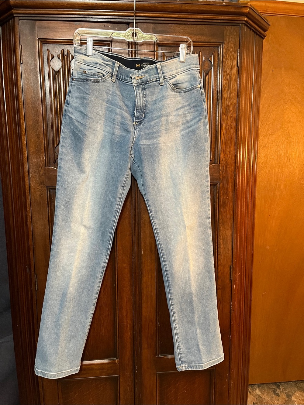 Ladies Lee straight leg midrise jeans with stretch and comfort waistband